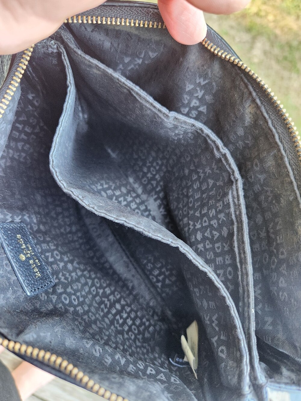 Kate Spade Black Leather Pebble Crossbody with Gold Hardware EUC - Picture 4 of 9
